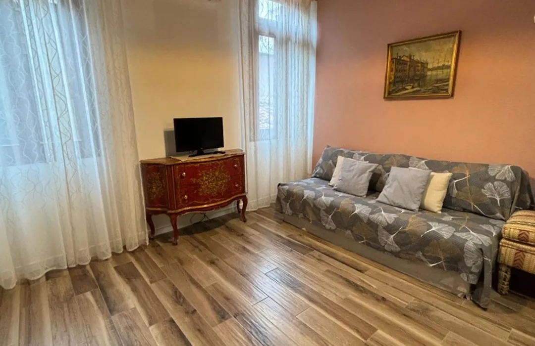Emma'S House-1
